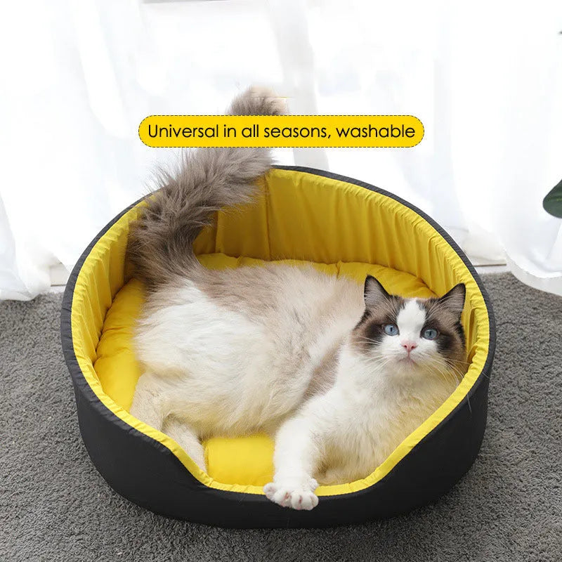 Washable cloth pet kennel for dogs and cats in black or green with winter-warm design