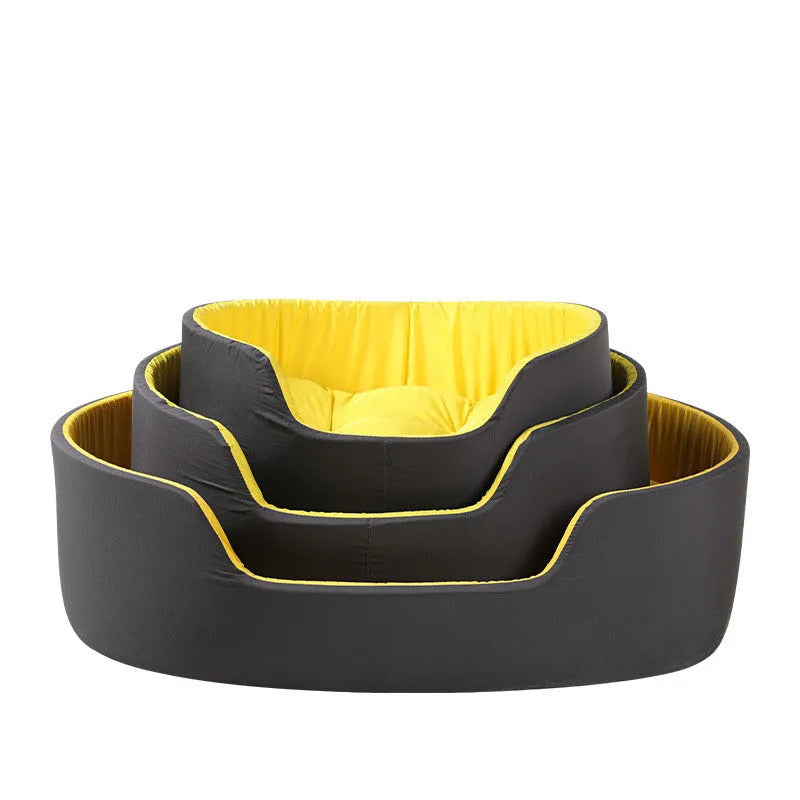 Washable cloth pet kennel for dogs and cats in black or green with winter-warm design