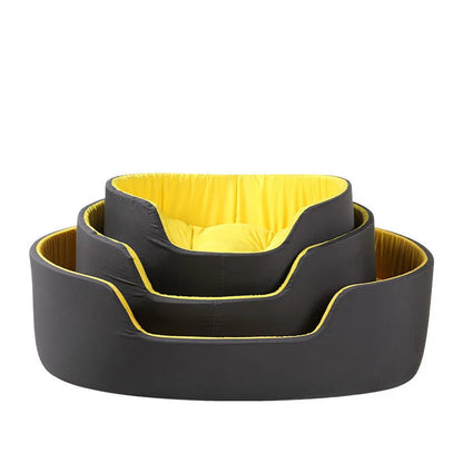 Washable cloth pet kennel for dogs and cats in black or green with winter-warm design