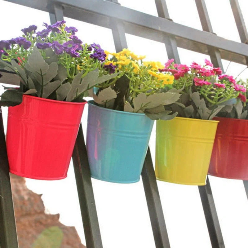 Iron hanging flower pot in various colors for garden and home decoration