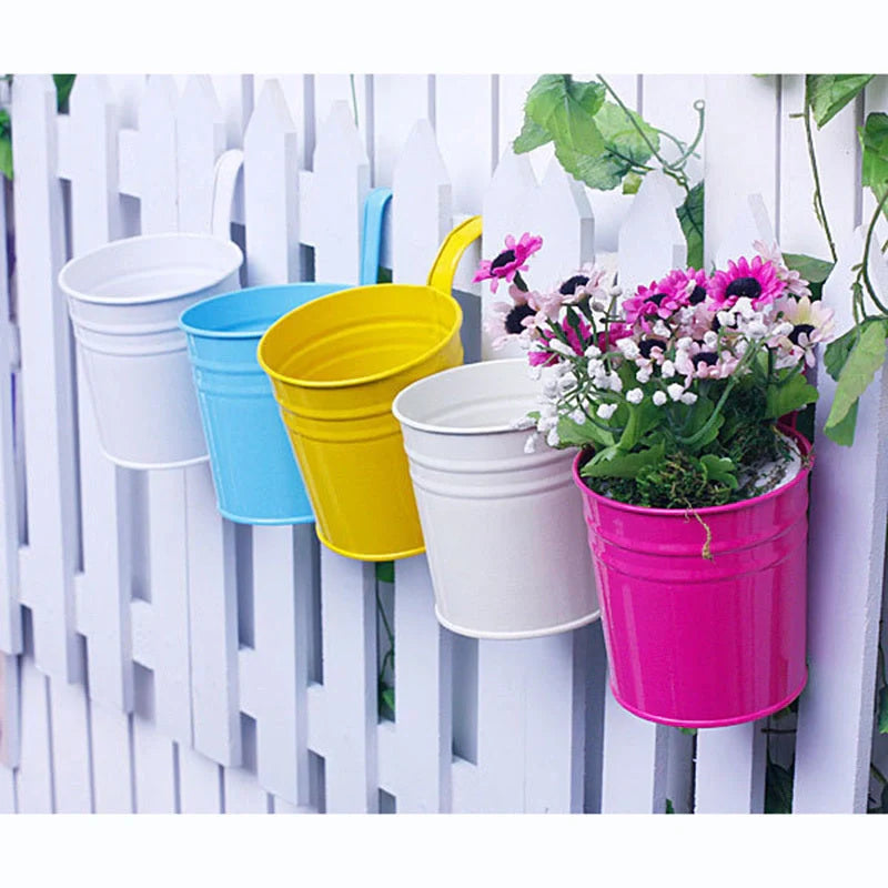Iron hanging flower pot in various colors for garden and home decoration