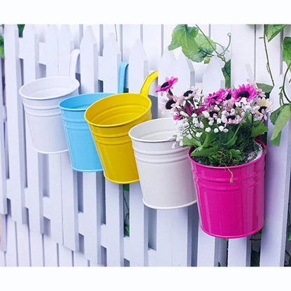 Iron hanging flower pot in various colors for garden and home decoration