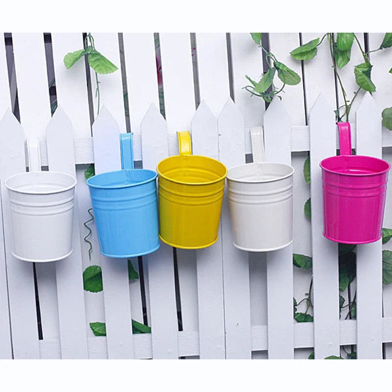 Iron hanging flower pot in various colors for garden and home decoration