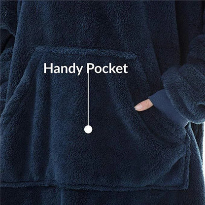 Cozy hooded sweatshirt with oversized front pocket, made of premium double-sided fleece fabric for maximum warmth and comfort