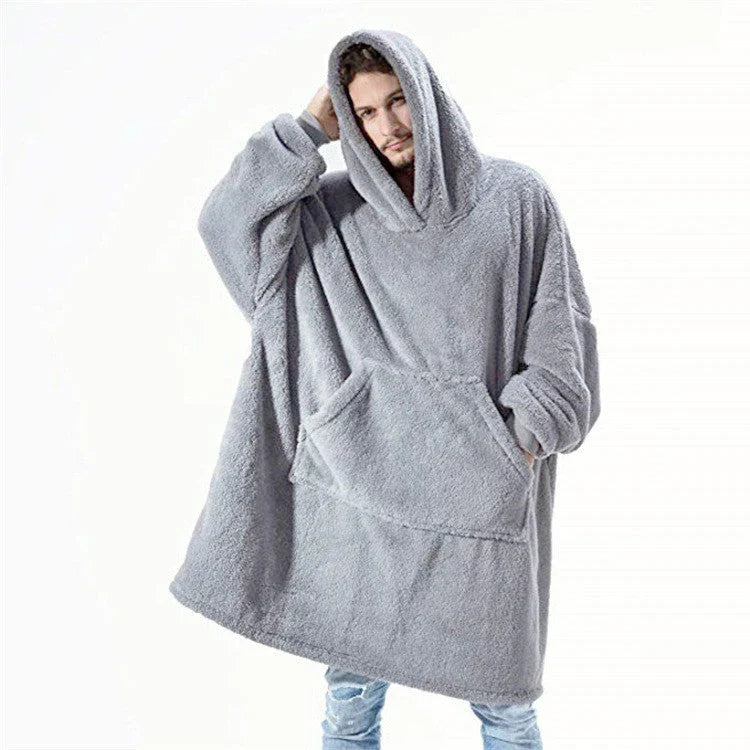 Cozy hooded sweatshirt with oversized front pocket, made of premium double-sided fleece fabric for maximum warmth and comfort