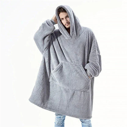 Cozy hooded sweatshirt with oversized front pocket, made of premium double-sided fleece fabric for maximum warmth and comfort