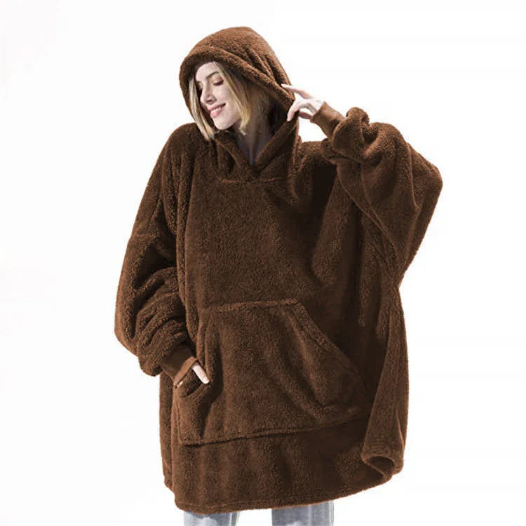 Cozy hooded sweatshirt with oversized front pocket, made of premium double-sided fleece fabric for maximum warmth and comfort