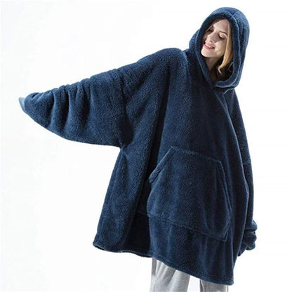 Cozy hooded sweatshirt with oversized front pocket, made of premium double-sided fleece fabric for maximum warmth and comfort
