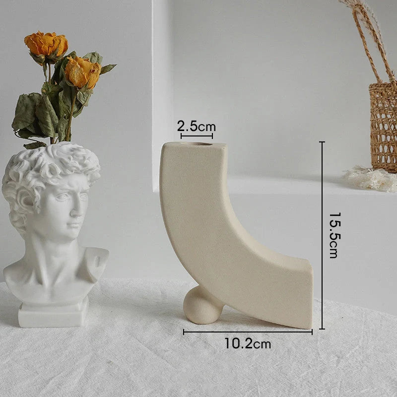 Nordic style ceramic vase for dry flower arrangements, perfect for home decor.