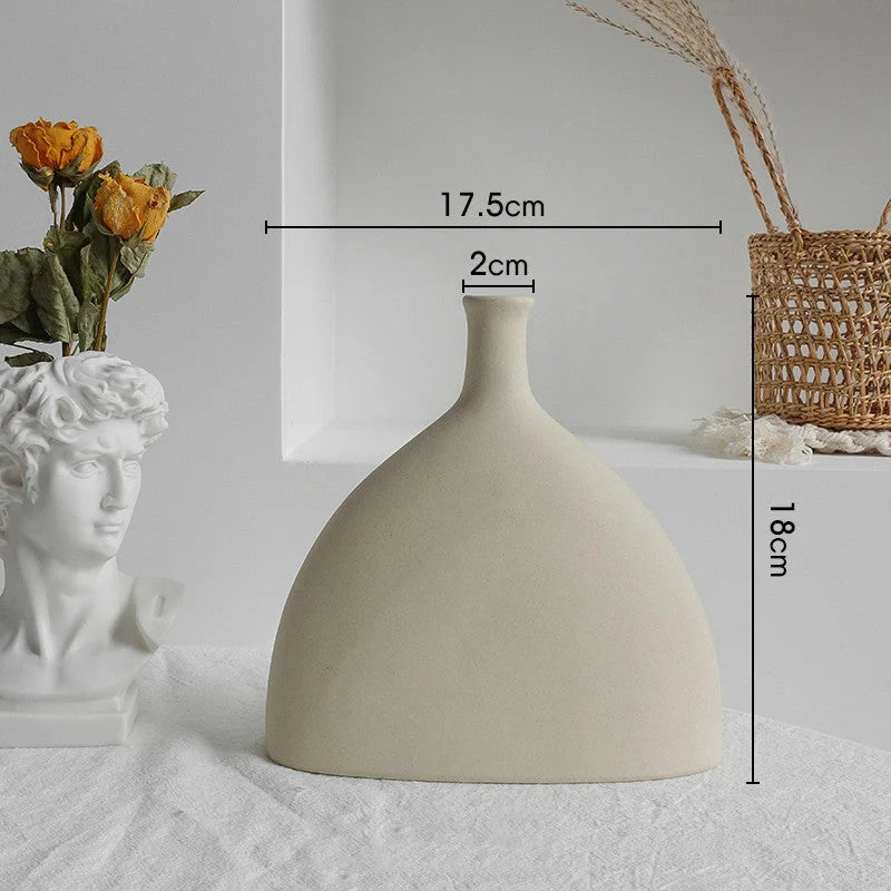 Nordic style ceramic vase for dry flower arrangements, perfect for home decor.