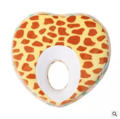 Newborn anti-roll pillow in heart shape for flat head prevention, 21*19*3cm