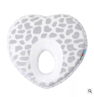 Newborn anti-roll pillow in heart shape for flat head prevention, 21*19*3cm