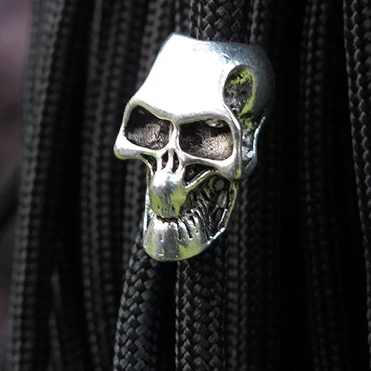 Zinc alloy skull knife pendant with hand-knitted accessories and 5mm aperture