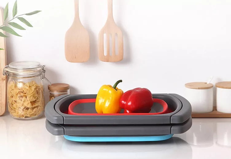 Foldable water basin with leak function in red and blue options