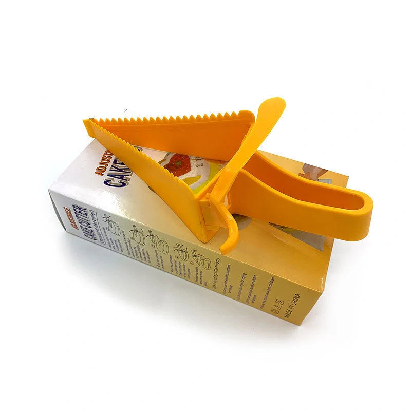 Adjustable Cake Divider Slicer for perfect triangle slices, food-grade plastic, 16*10 cm