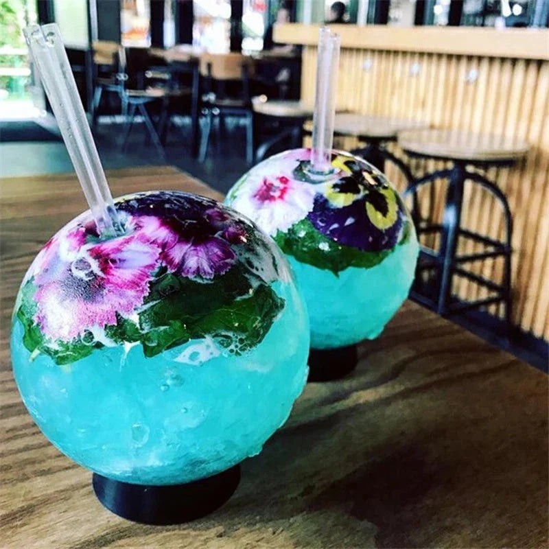 Elegant borosilicate cocktail glasses with a sleek, modern design and durable construction for serving a variety of beverages