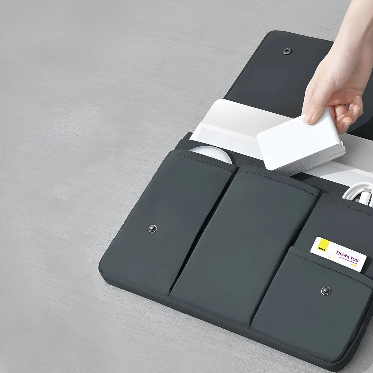 Nylon notebook liner bag with magnetic buckle, black or white, sizes 13, 14.1, 15.4, and 16 inches, for laptops and tablets.