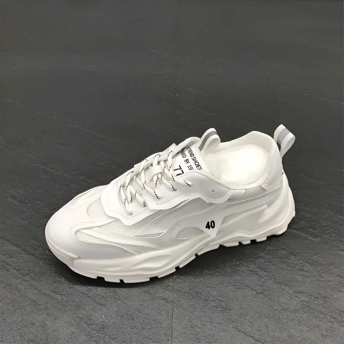 Low-cut breathable lace-up sports shoes with thick sole, low heel 1-3cm, shown in one of six colours.