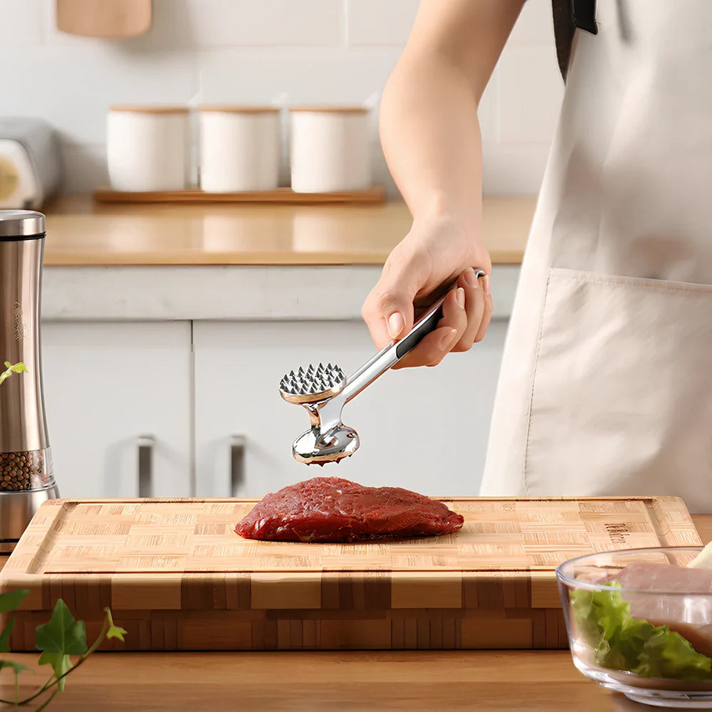 Zinc alloy meat hammer measuring 22x5.5cm for steak tenderising with flat pounding surface