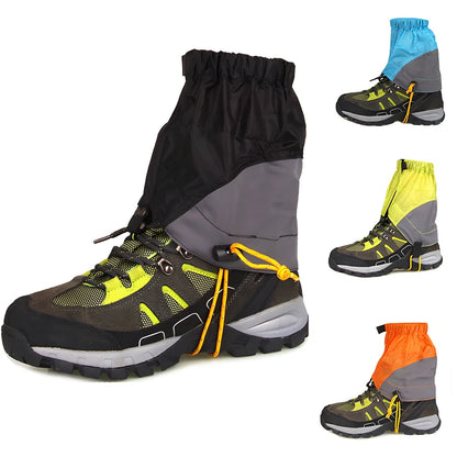 Breathable black nylon foot covers, 22cm width, protecting against sand and splashes for hiking and running