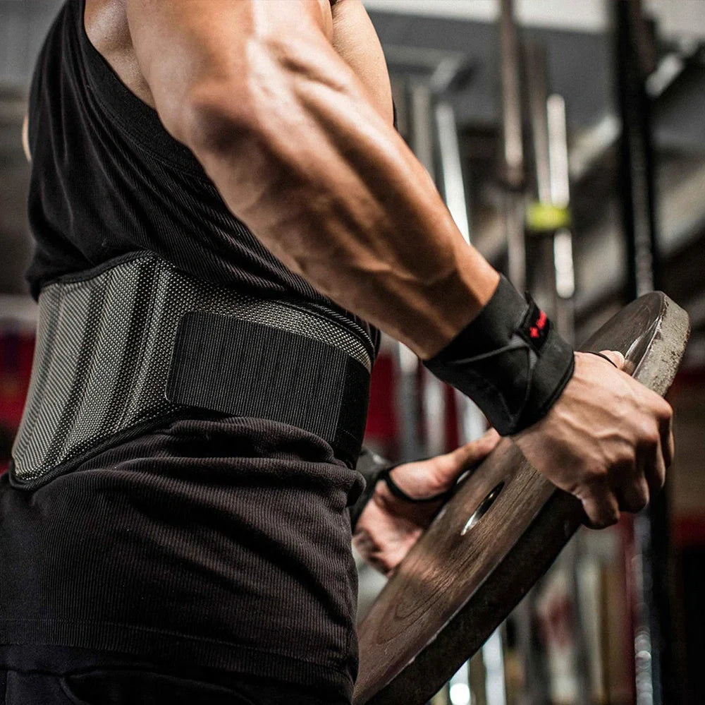 Black nylon squat weightlifting belt with adjustable buckle for fitness training