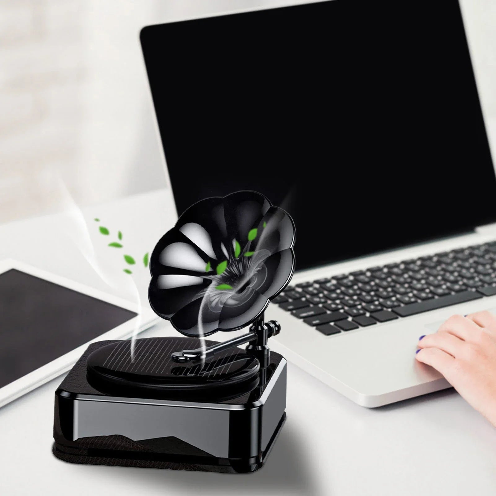 Retro solar-powered car fragrance diffuser with 360-degree fragrance dispersion, made with durable zinc alloy and ABS materials