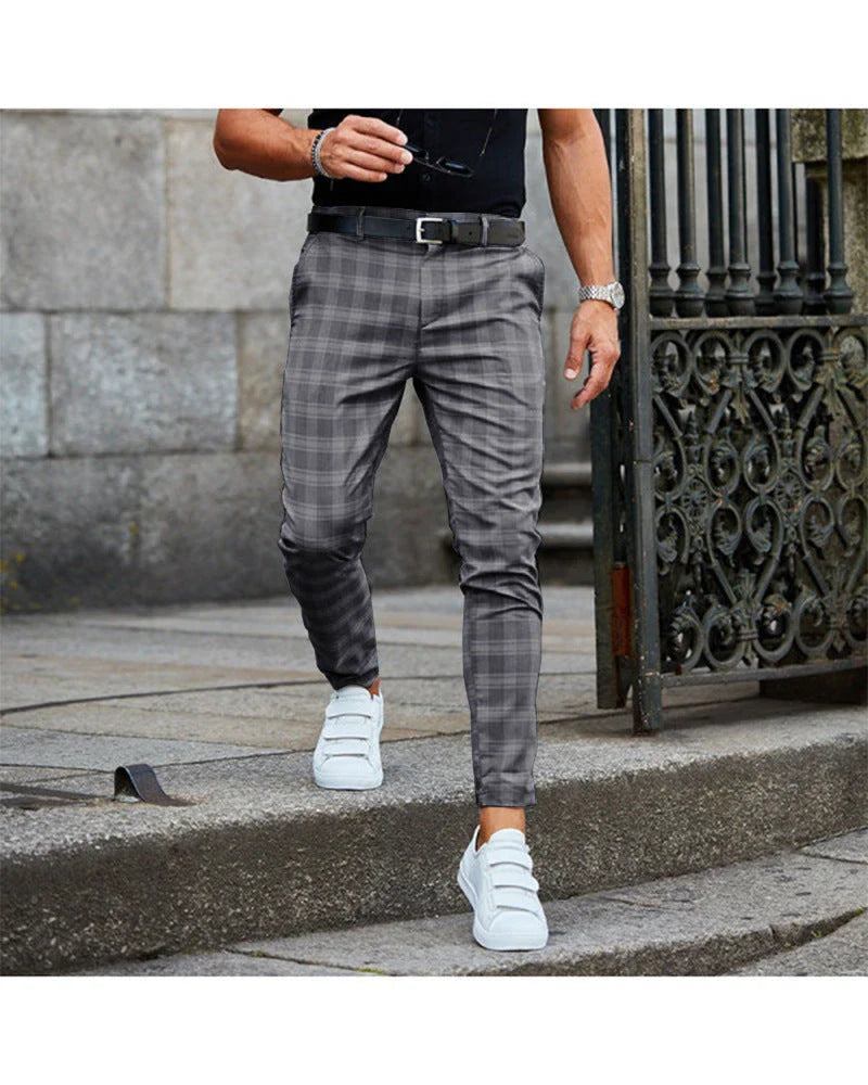 Men's plaid casual trousers in various colors and sizes, featuring a relaxed and lightweight design.