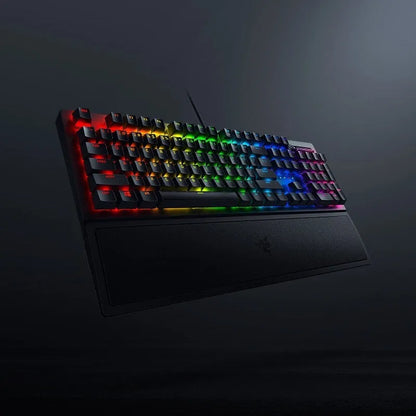 Razer BlackWidow V3 black mechanical keyboard with 104 keys, wired USB connection, and backlight