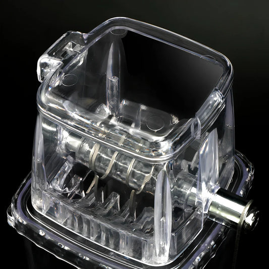 Manual ice crusher with stainless steel blades and 2-litre capacity in transparent or grey