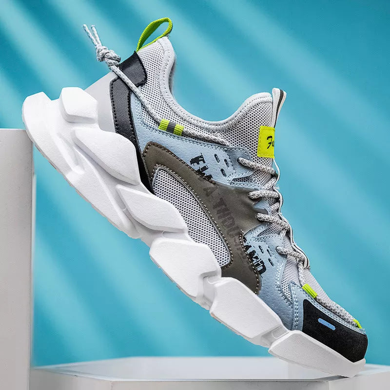 Men's breathable mesh sports casual shoes with reflective details for summer wear