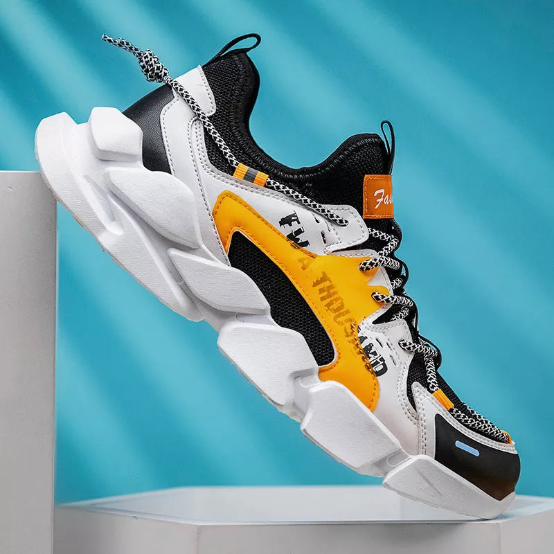 Men's breathable mesh sports casual shoes with reflective details for summer wear