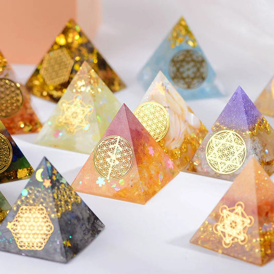 Orgone Pyramid for EMF protection and energy conversion, 4*4*5cm, made with natural crystals and gold foil