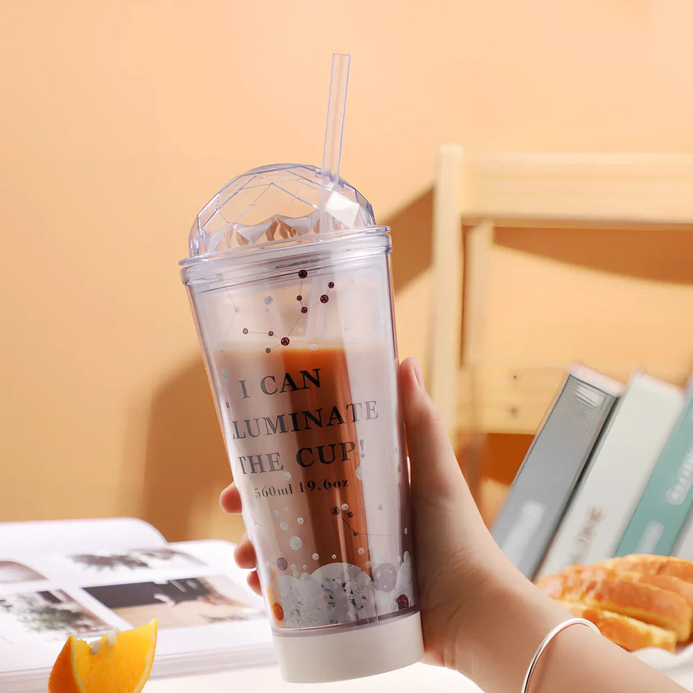 Plastic drink cup with colour gradient effect and double straws, 560ml capacity