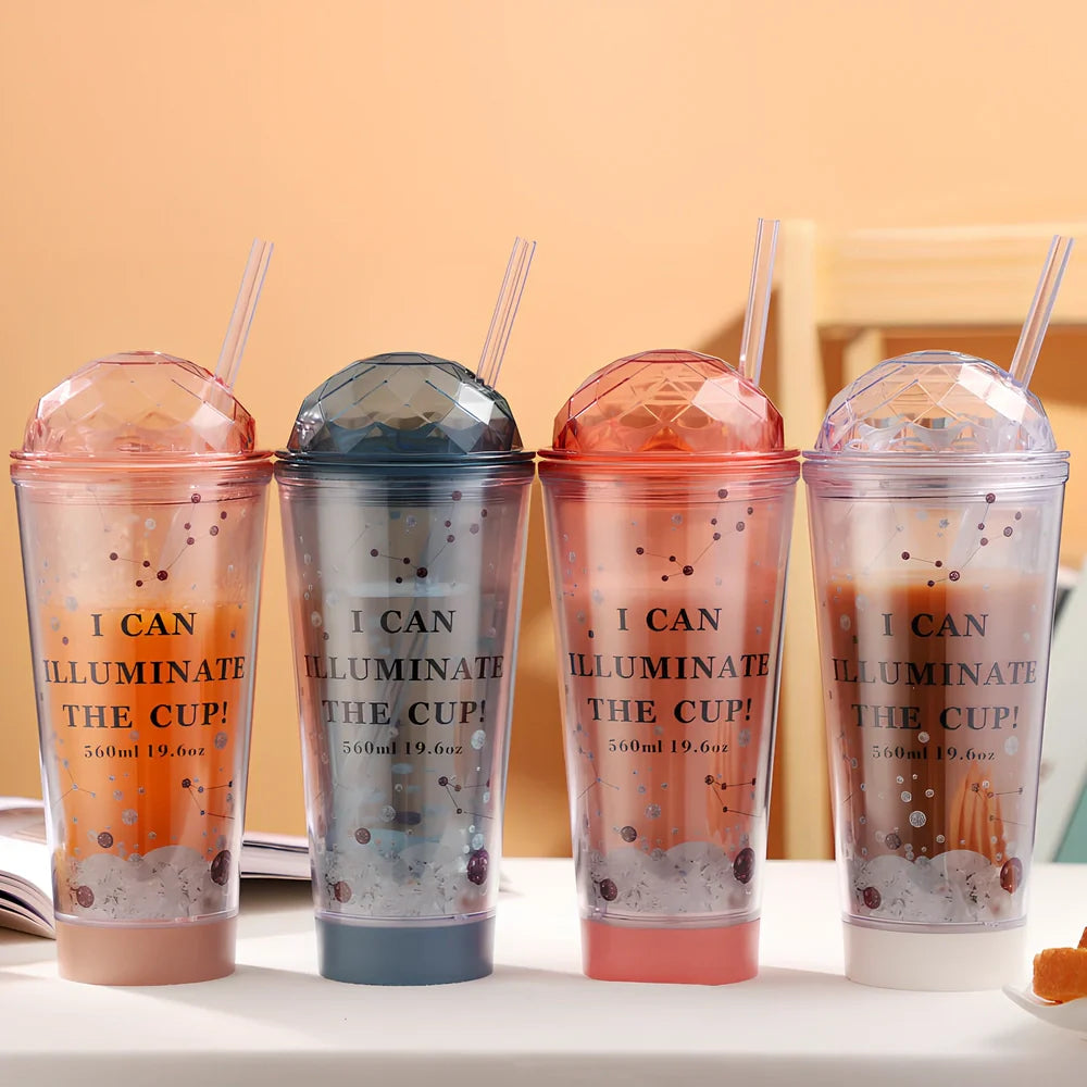Plastic drink cup with colour gradient effect and double straws, 560ml capacity