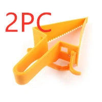 Adjustable Cake Divider Slicer for perfect triangle slices, food-grade plastic, 16*10 cm