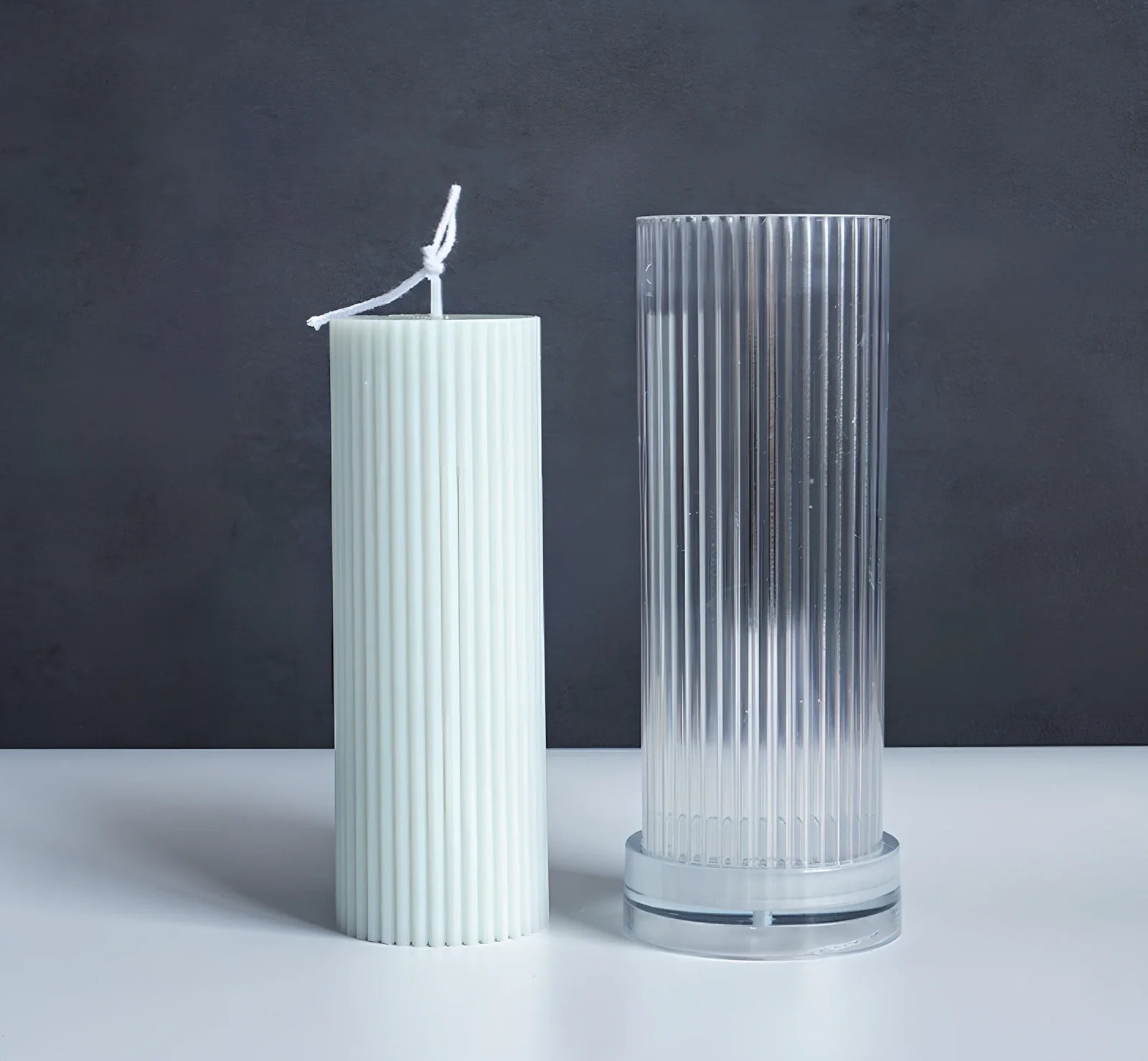 Semi-transparent acrylic candle mould showing temperature resistance from -40°C to 220°C with six style options