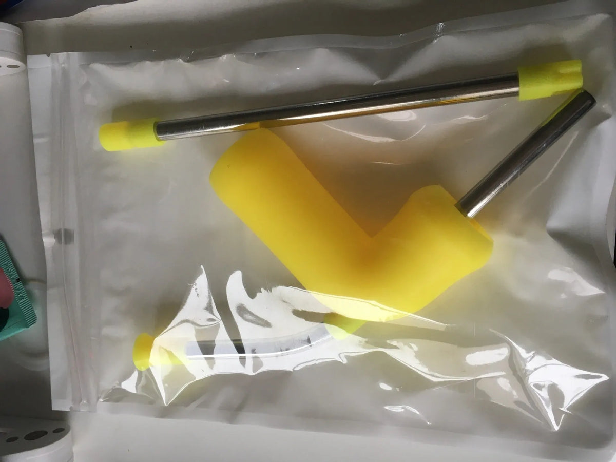 Beer snorkel straw with stainless steel rod, TPE mouthpiece, and vent pipe for faster drinking from bottles