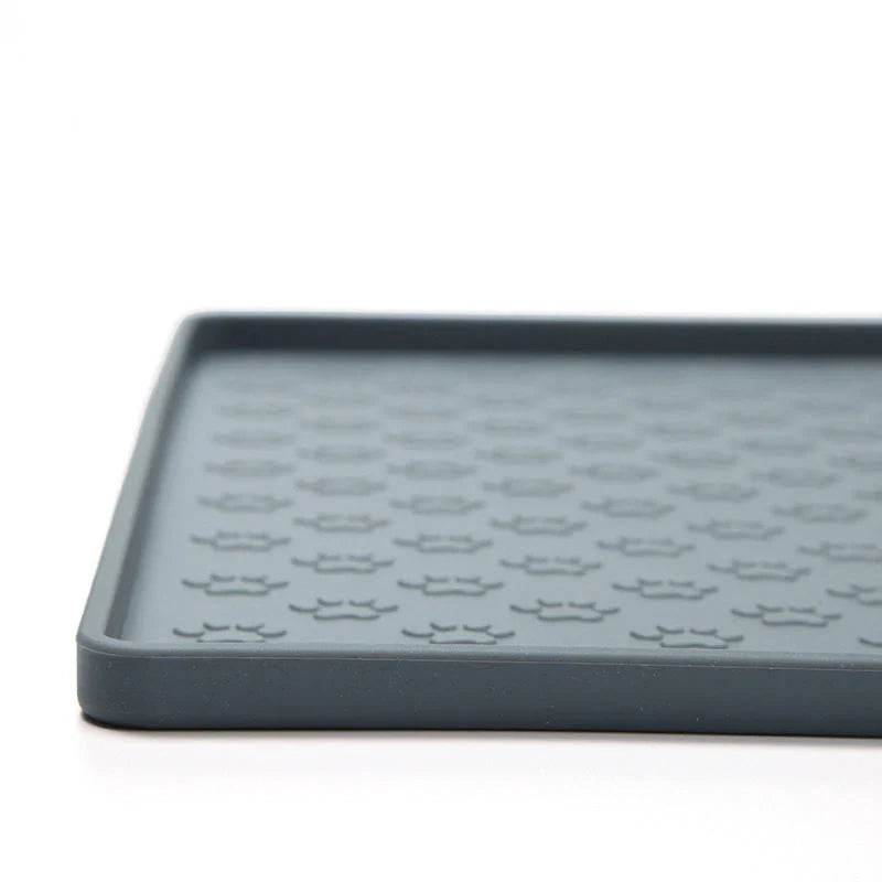 Waterproof silicone pet mat for dogs and cats, easy to clean and durable.