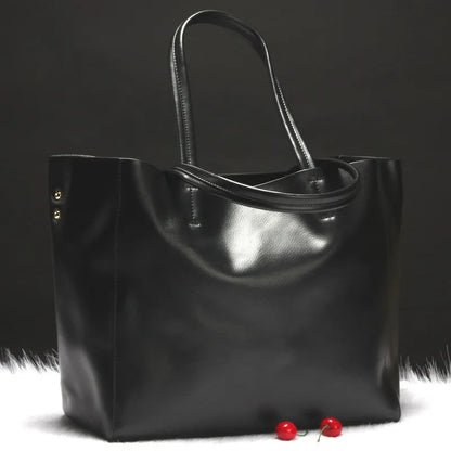 Women's cowhide leather shoulder bag with removable straps in choice of five colours.