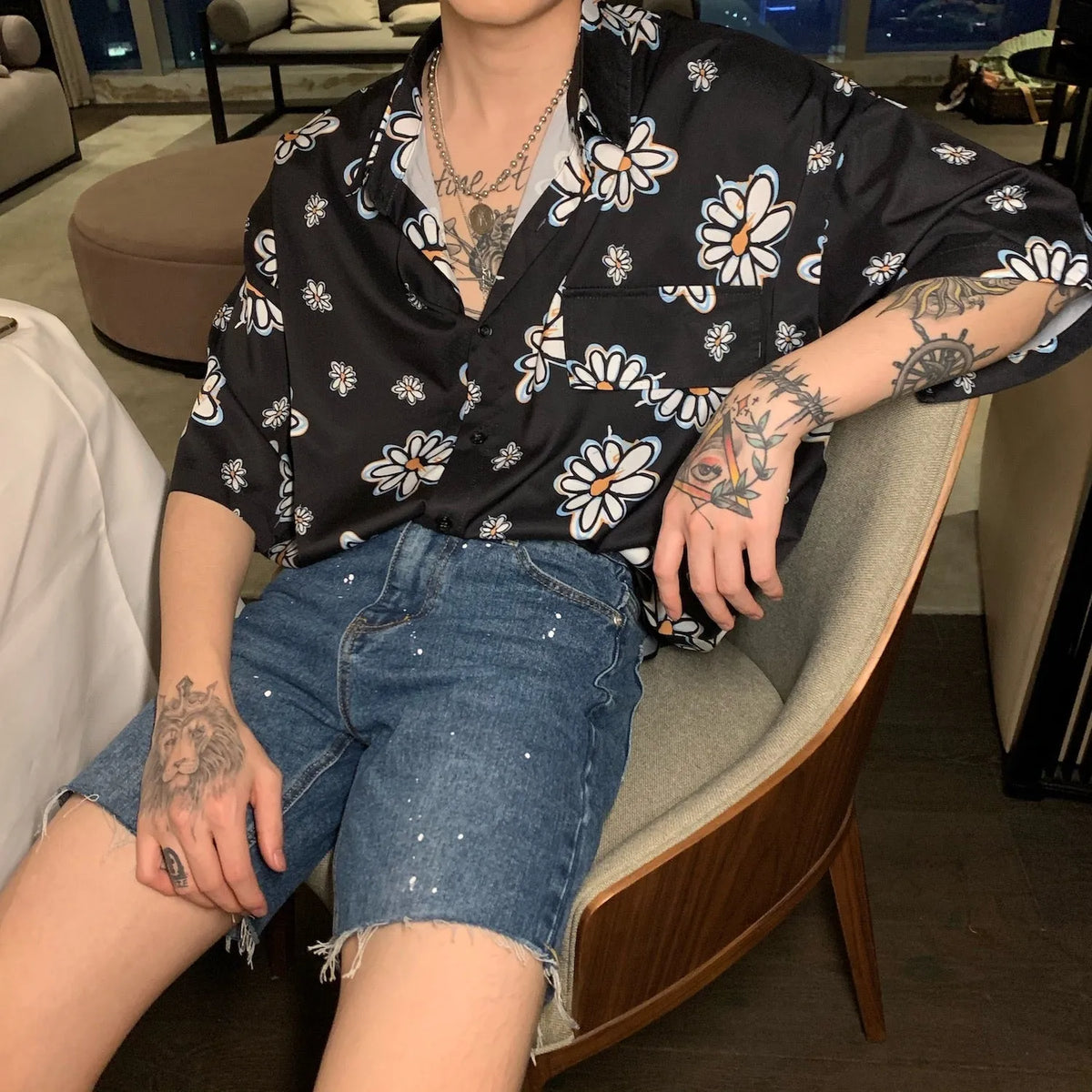 Little Daisy floral short-sleeved shirt with square collar, loose fit, available in black, blue, orange.