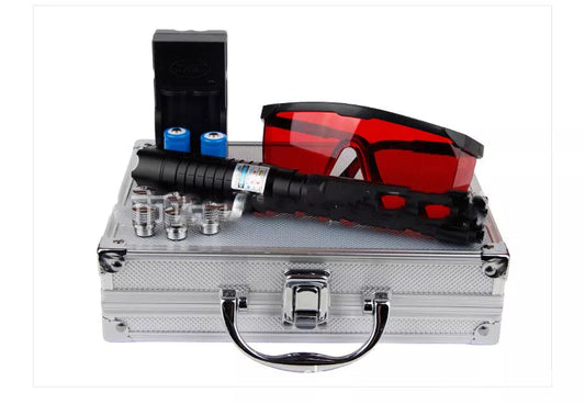 Outdoor laser pointer with 2000m range, durable hard aluminum body, and anodized black surface