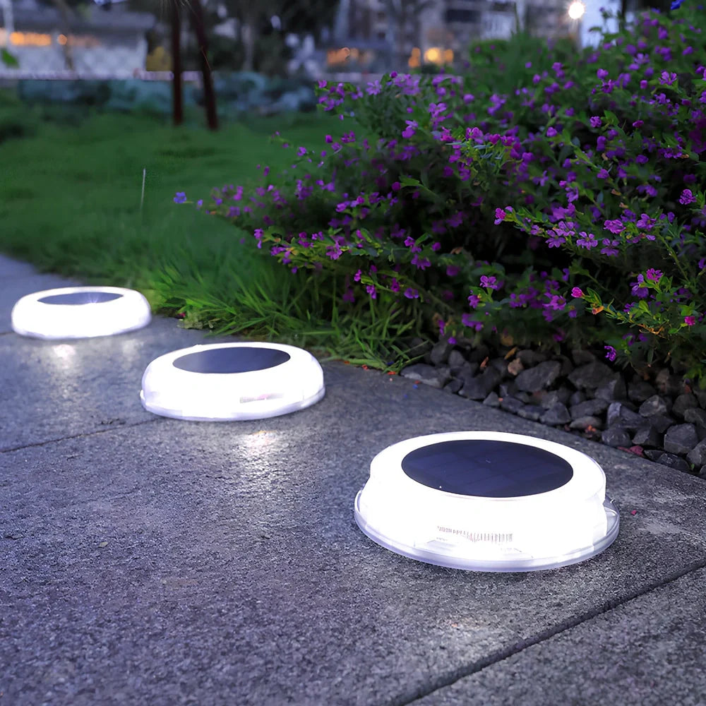 8 LED solar garden light with 135mm diameter, IP67 waterproof rating, and automatic sensor for outdoor use