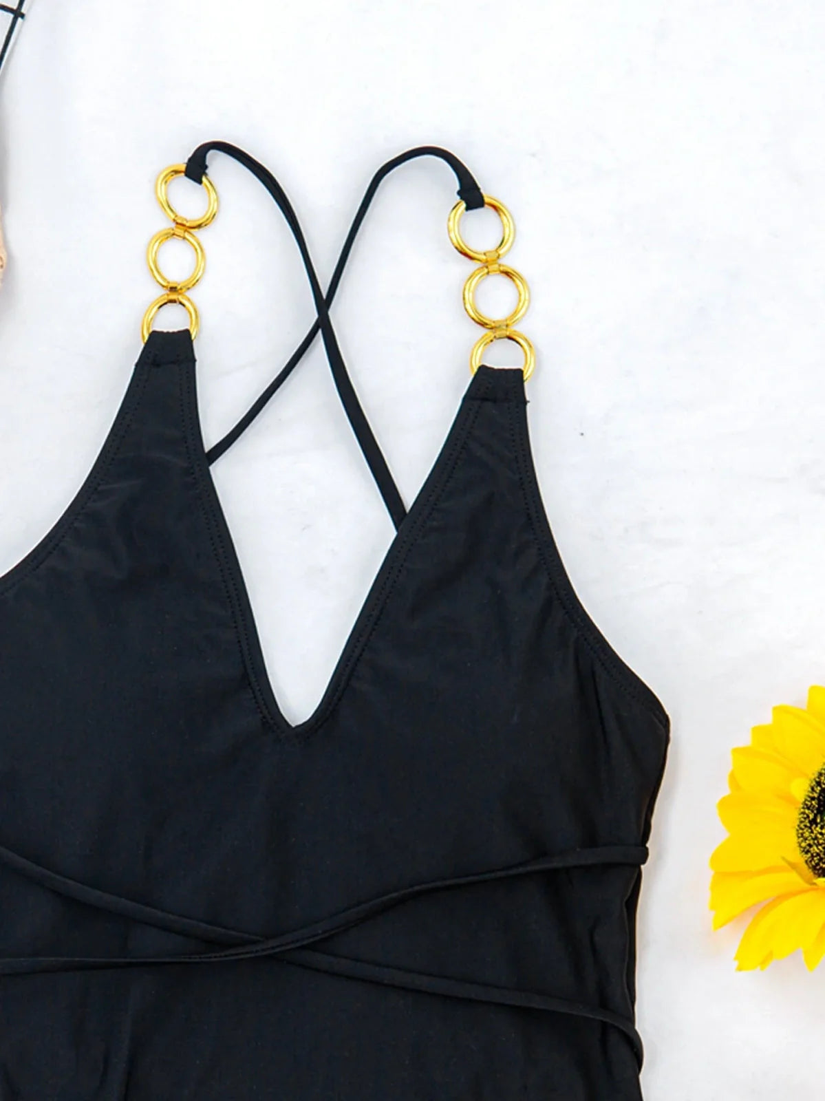 Women's solid colour one-piece swimsuit with chest padding in red or black options