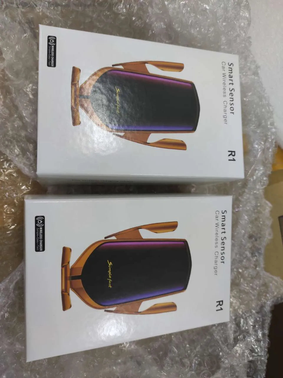 Magic Clip R1 automatic car mobile phone holder with wireless charging in gold or silver finish