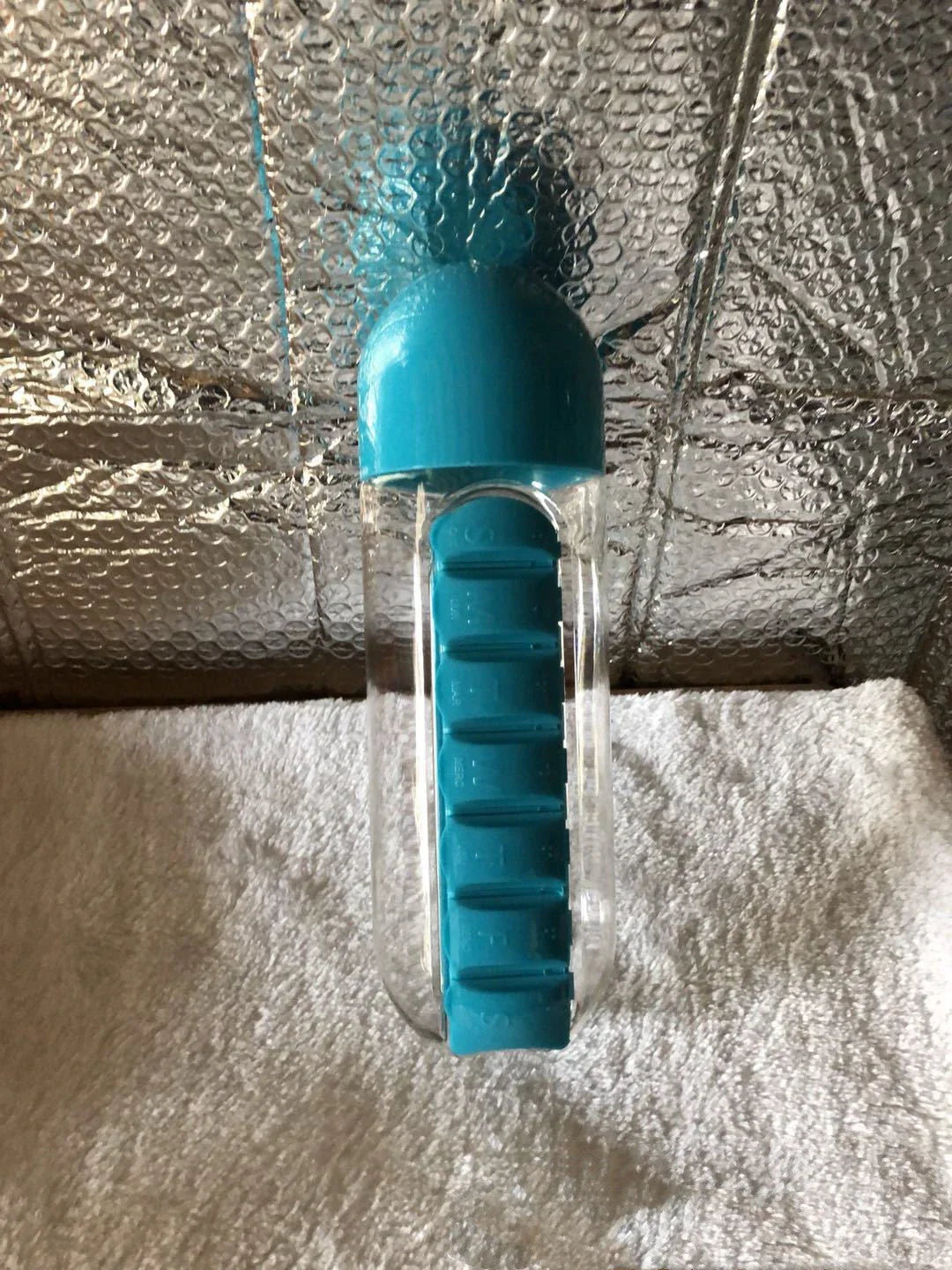 7-Day Pill Organizer Water Bottle - Portable Drink Container with Medication Storage