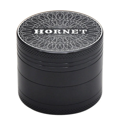 50mm aluminium smoke grinder with four grinding layers and magnetic closure