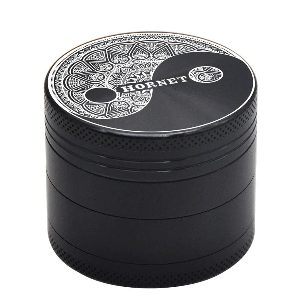 50mm aluminium smoke grinder with four grinding layers and magnetic closure