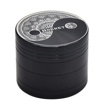 50mm aluminium smoke grinder with four grinding layers and magnetic closure