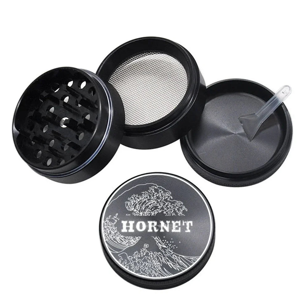 50mm aluminium smoke grinder with four grinding layers and magnetic closure