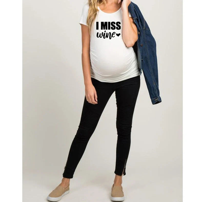 Women's maternity T-shirt with humorous letter print on 50% modal fabric, slim fit design for pregnancy comfort